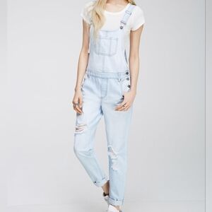Forever 21 Jean Overalls Light Wash Denim Distressed Tapered Leg Sz 27